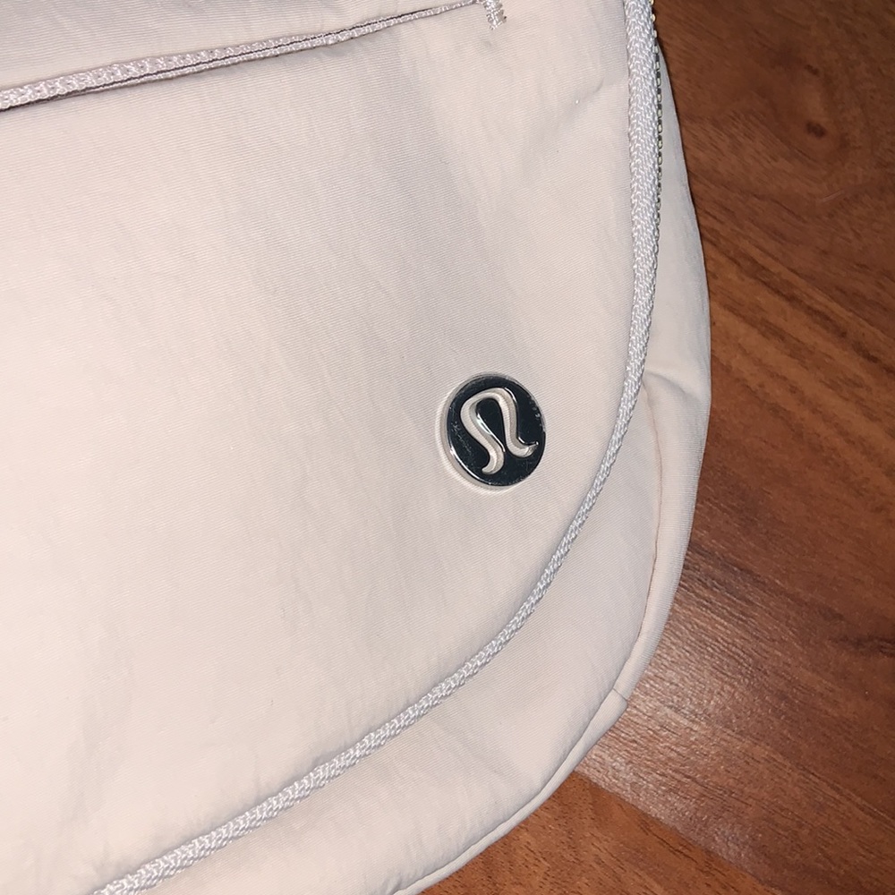 NWT Lululemon Athletica All Night *Micro Festival Bag 2L - Picture 6 of 12